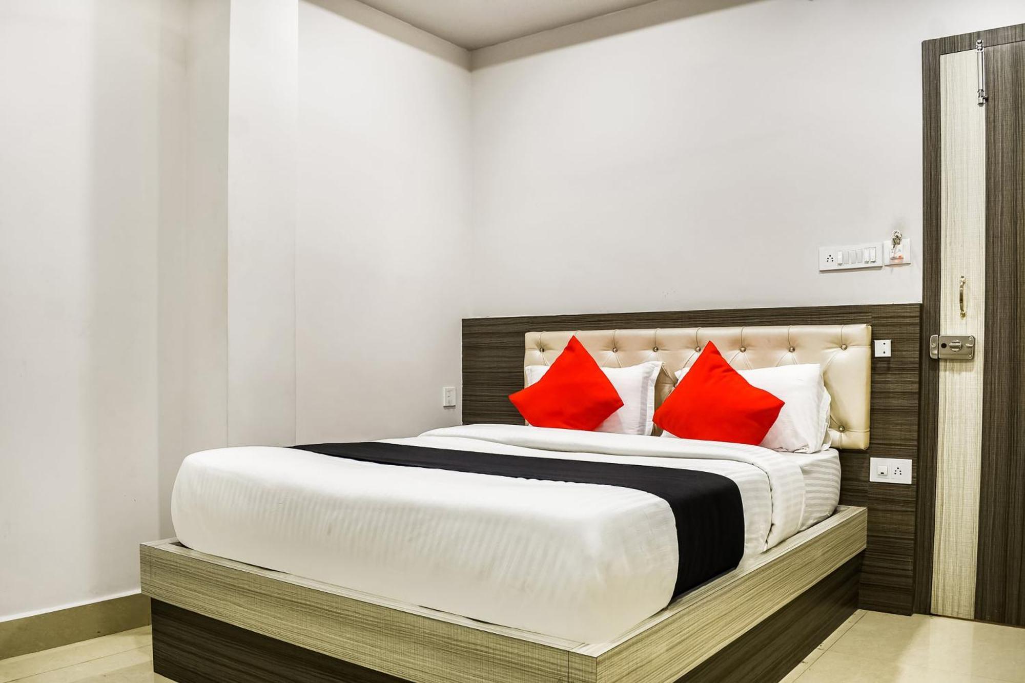 Hotel Capital O Jai Adisson Cuttack Zewnętrze zdjęcie