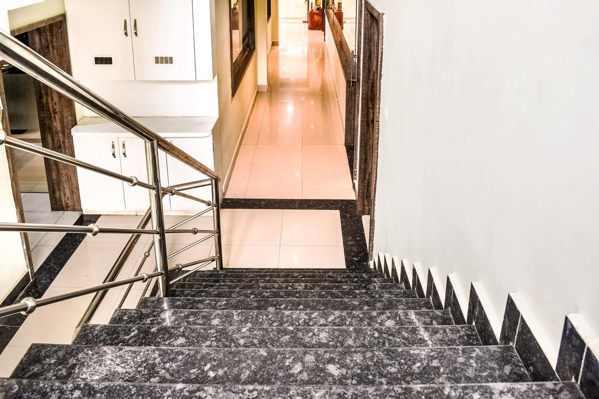 Hotel Capital O Jai Adisson Cuttack Zewnętrze zdjęcie
